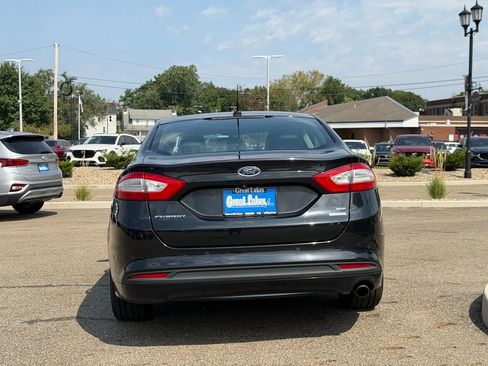 Used 2014 Ford Fusion SE w/ Equipment Group 202A FWD image 4