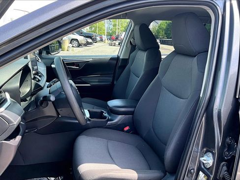 Used 2025 Toyota RAV4 XLE AWD/4WD image 23