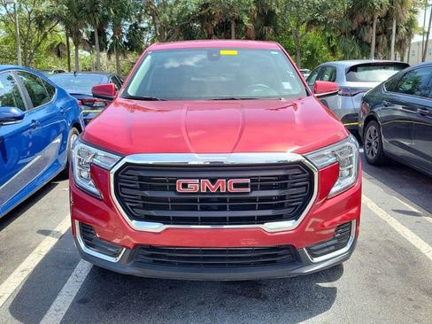 Used 2022 GMC Terrain SLE FWD image 2