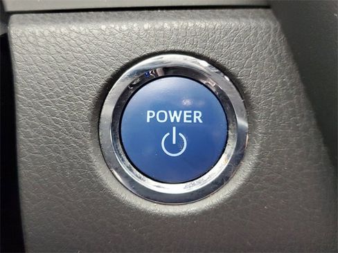 Used 2020 Toyota Camry XLE image 29