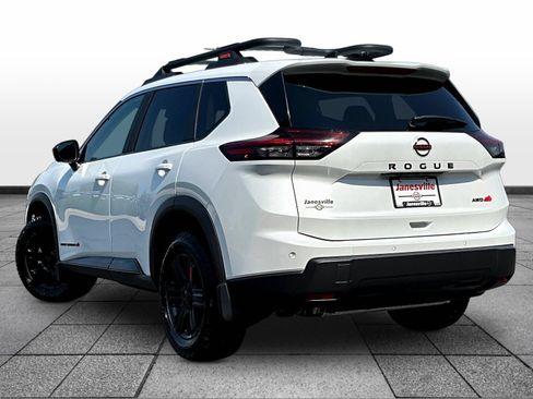 Certified 2026 Nissan Rogue SV AWD/4WD image 5