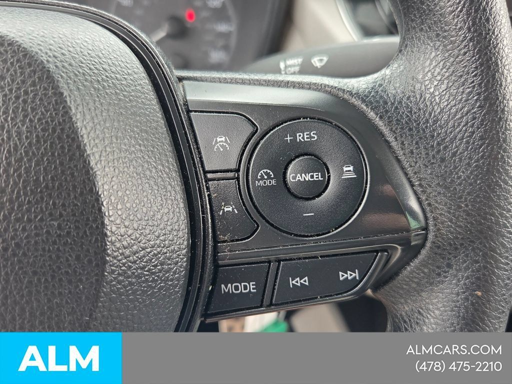 Used 2024 Toyota Corolla Cross L FWD image 24