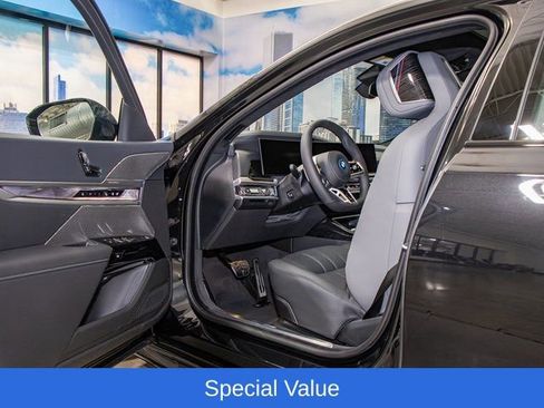 Used 2025 BMW 750e xDrive w/ Executive Package AWD/4WD image 13