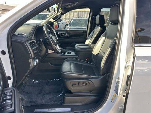 Used 2021 GMC Yukon SLT image 17