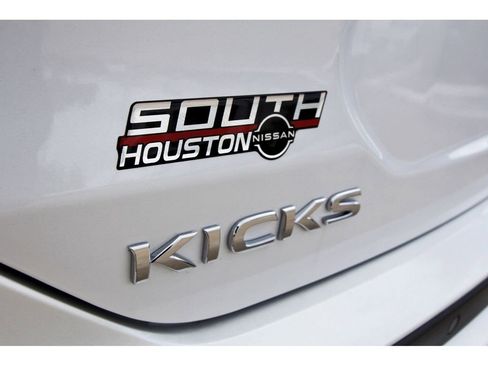Used 2024 Nissan Kicks SV image 27