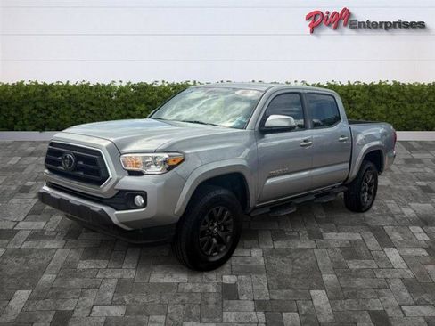 Used 2021 Toyota Tacoma SR5 RWD image 2