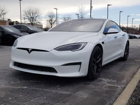 Used 2022 Tesla Model S Base image 3
