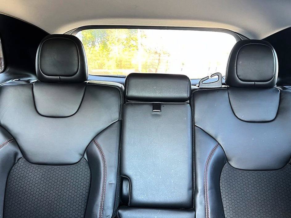 Used 2020 Jeep Cherokee Trailhawk AWD/4WD image 15