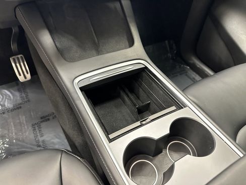 Used 2021 Tesla Model Y Long Range image 30