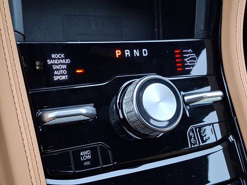 New 2025 Jeep Grand Cherokee Summit image 12