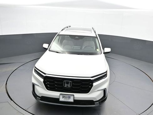 Certified 2023 Honda Pilot Touring image 37