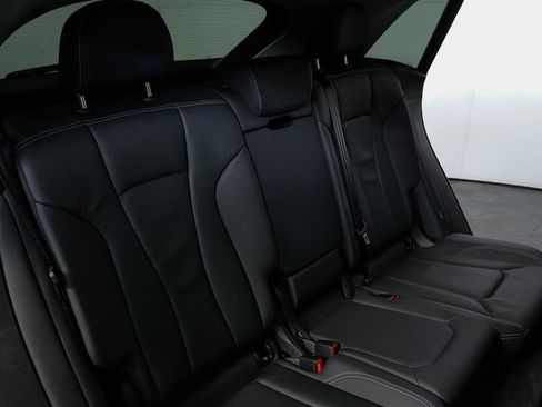 Used 2023 Audi Q8 Premium w/ Convenience Package image 20