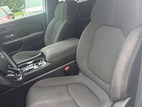 Used 2023 Honda Pilot Sport image 9