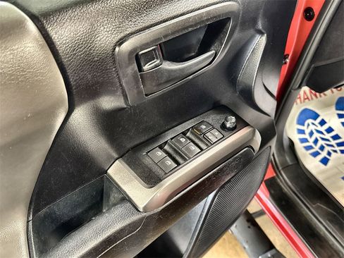 Used 2021 Toyota Tacoma SR5 image 14