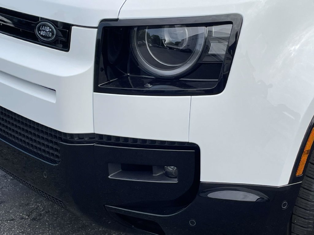 New 2026 Land Rover Defender 110 X-Dynamic SE AWD/4WD image 7