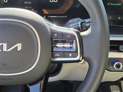 Used 2024 Kia Sorento S w/ Panoramic Sunroof Package image 19