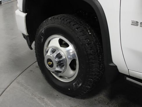 Used 2023 Chevrolet Silverado 3500 High Country w/ Technology Package image 10