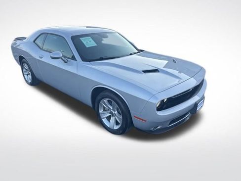 Used 2023 Dodge Challenger SXT image 7