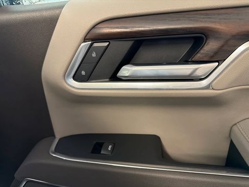 Used 2025 GMC Sierra 1500 SLT image 29