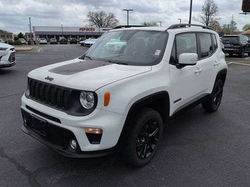Used 2019 Jeep Renegade Altitude w/ UConnect 8.4 Nav Group AWD/4WD image 3