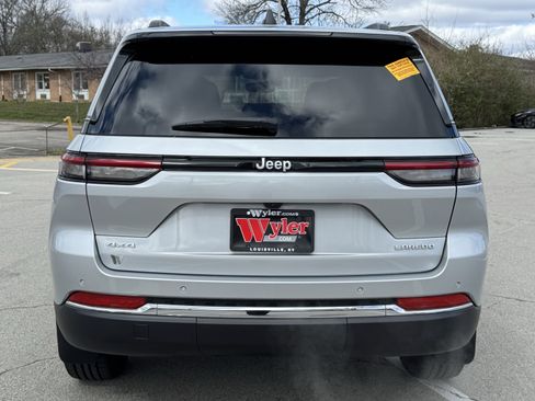 Used 2024 Jeep Grand Cherokee Laredo w/ MOPAR Finishing Package image 19