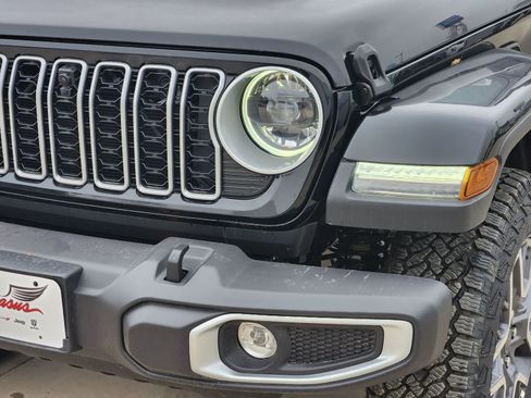 New 2025 Jeep Wrangler Sahara image 9