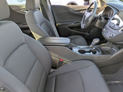 Used 2024 Chevrolet Malibu LT image 11