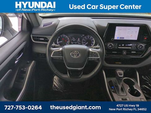 Used 2023 Toyota Highlander XSE AWD/4WD image 18