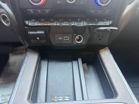 Used 2019 GMC Sierra 1500 Denali w/ Denali Ultimate Package AWD/4WD image 18