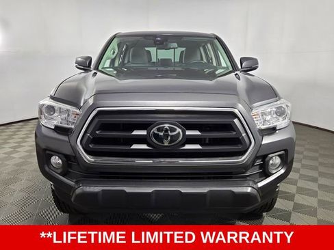 Used 2022 Toyota Tacoma SR5 w/ Technology Package RWD image 3