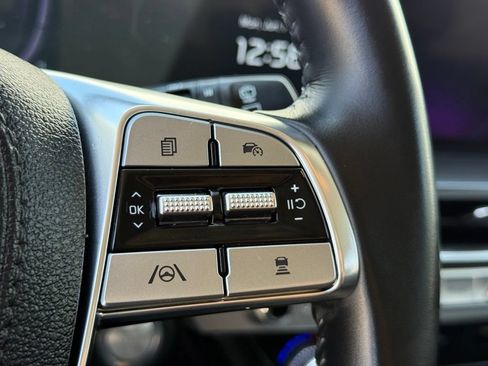 Used 2023 Kia Telluride S AWD/4WD image 16
