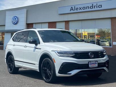 Certified 2022 Volkswagen Tiguan SE R-Line