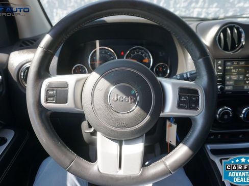 Used 2015 Jeep Compass Latitude AWD/4WD image 35