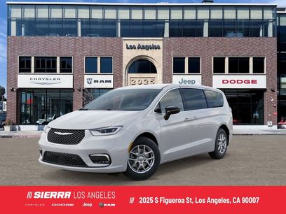 New 2026 Chrysler Pacifica Select