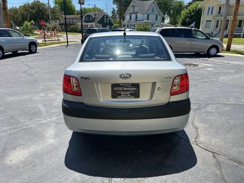 Used 2007 Kia Rio LX FWD image 4