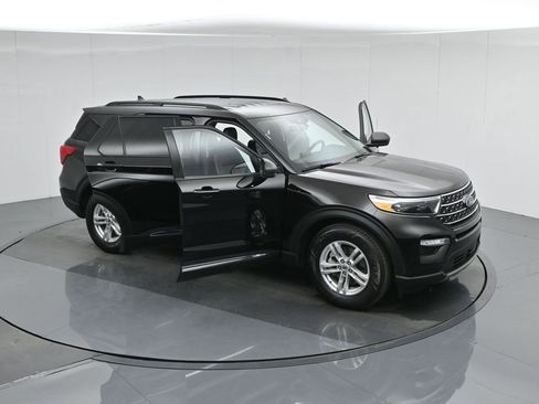 Certified 2022 Ford Explorer XLT w/ Equipment Group 202A image 45