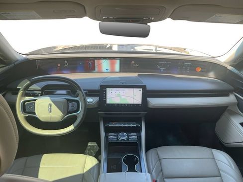 Certified 2024 Lincoln Nautilus Premier AWD/4WD image 17