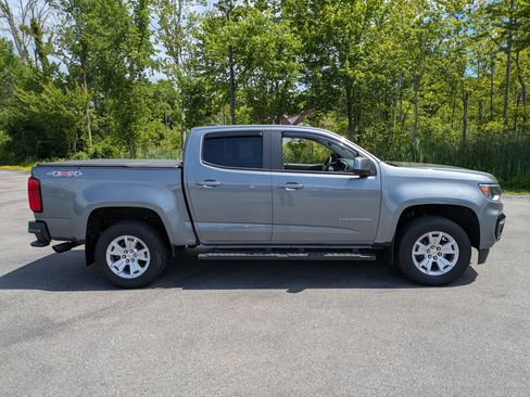 Used 2022 Chevrolet Colorado LT w/ LT Convenience Package AWD/4WD image 2
