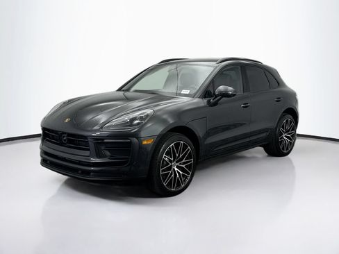 Used 2026 Porsche Macan AWD/4WD image 1