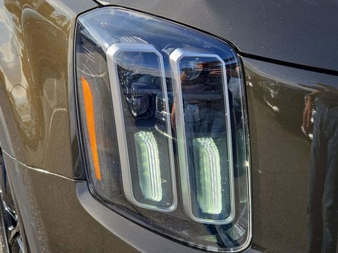 Certified 2023 Kia Telluride S image 5