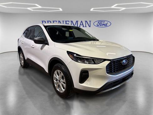 Certified 2025 Ford Escape Active AWD/4WD image 3