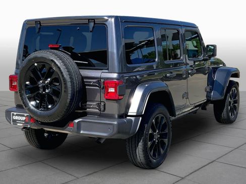 Certified 2025 Jeep Wrangler Unlimited Sahara w/ Safety Group AWD/4WD image 12