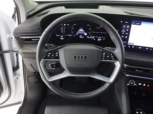 Certified 2025 Audi Q5 Premium Plus w/ Premium Plus AWD/4WD image 22