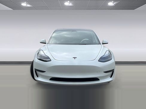 Used 2023 Tesla Model 3 Standard Range RWD image 4