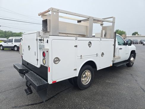 Used 2013 Chevrolet Silverado 3500 W/T RWD image 6