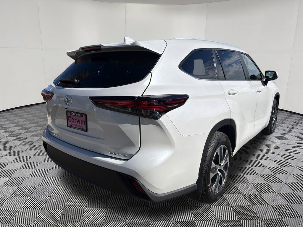 Used 2026 Toyota Highlander XLE AWD/4WD image 8