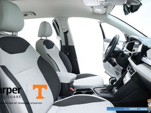 Used 2025 Volkswagen Taos SE FWD image 35