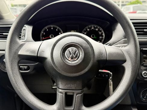 Used 2014 Volkswagen Jetta SE FWD image 12