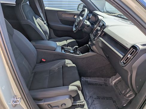 Used 2023 Jeep Grand Cherokee Altitude AWD/4WD image 30