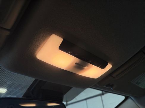 Used 2020 Nissan Versa SV image 30